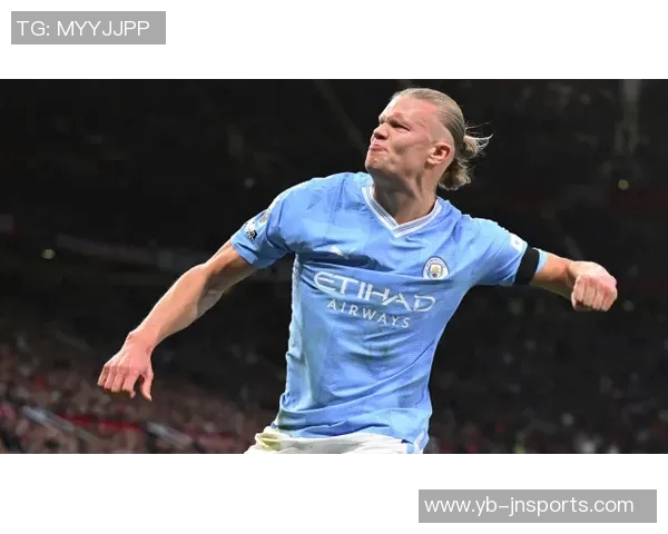 哈兰德错失绝佳机会左脚推射被大马丁轻松扑住