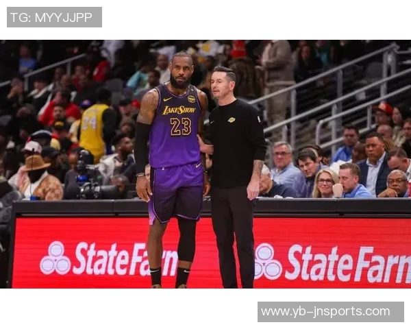 詹姆斯称赞艾顿表现出色强调他在球队中的重要性与冲击力